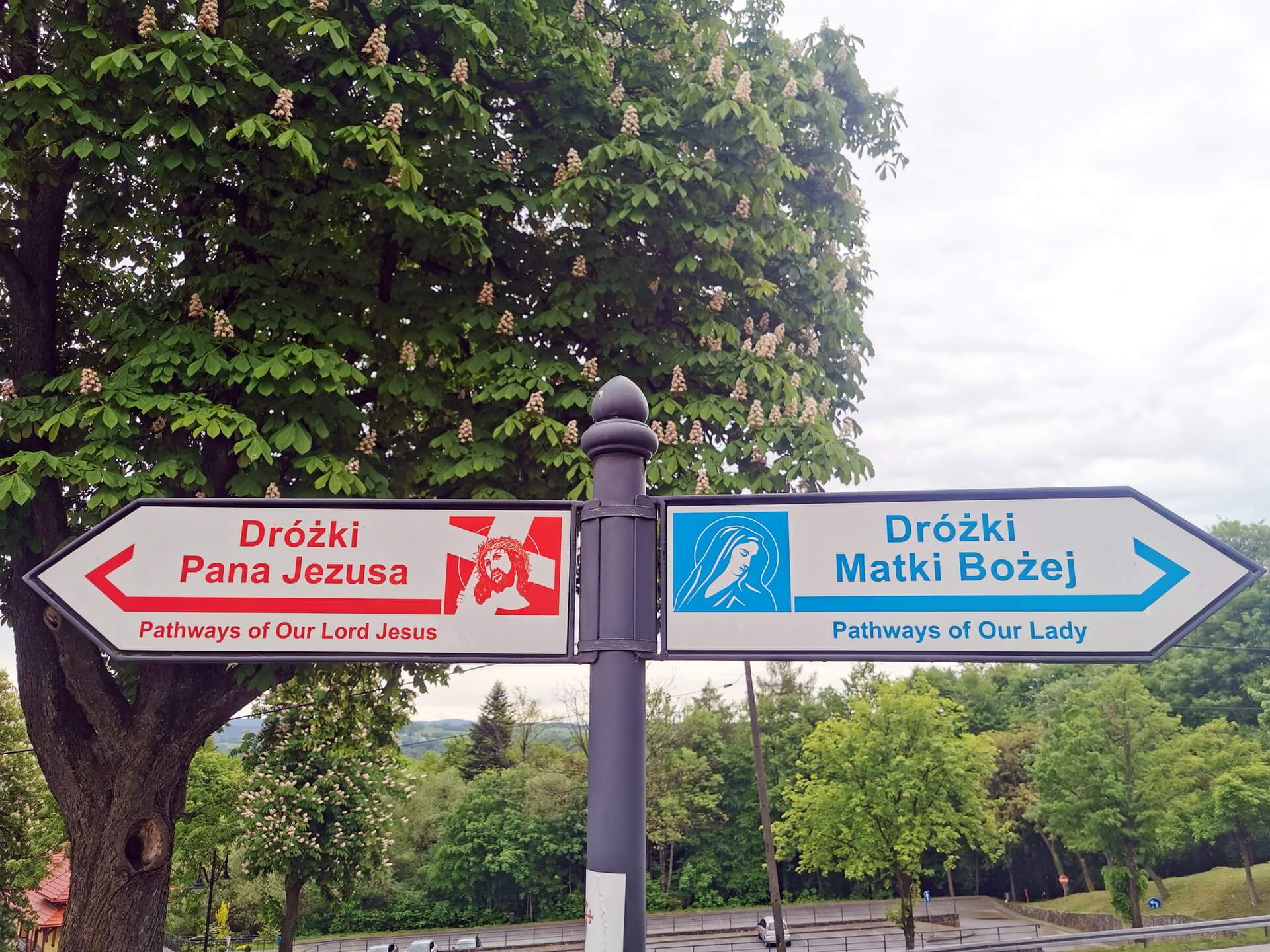 signs for pilgrimage routes in Kalwaria Zebrzydowska